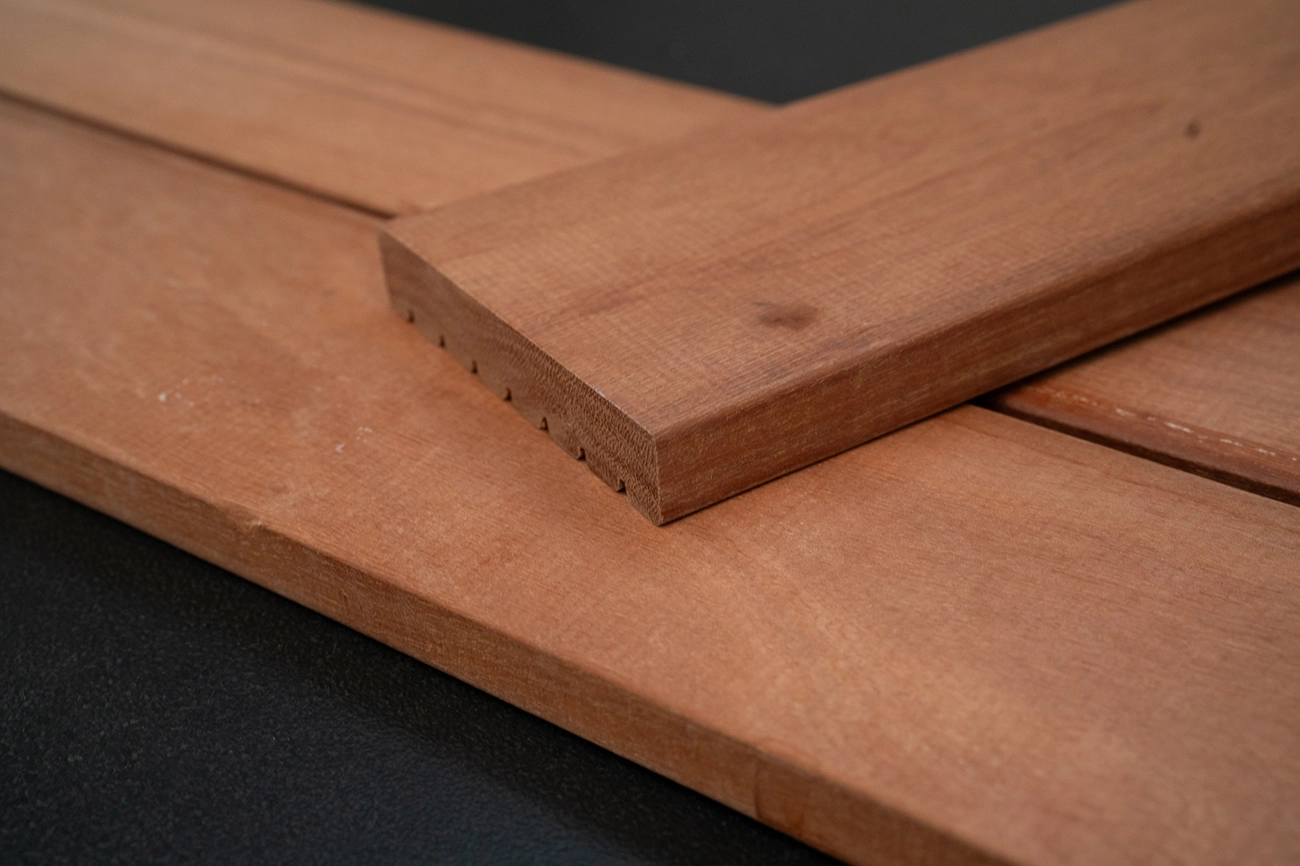 Mukulungu Dielen für Terrassen oder Fassaden 21x113 mm