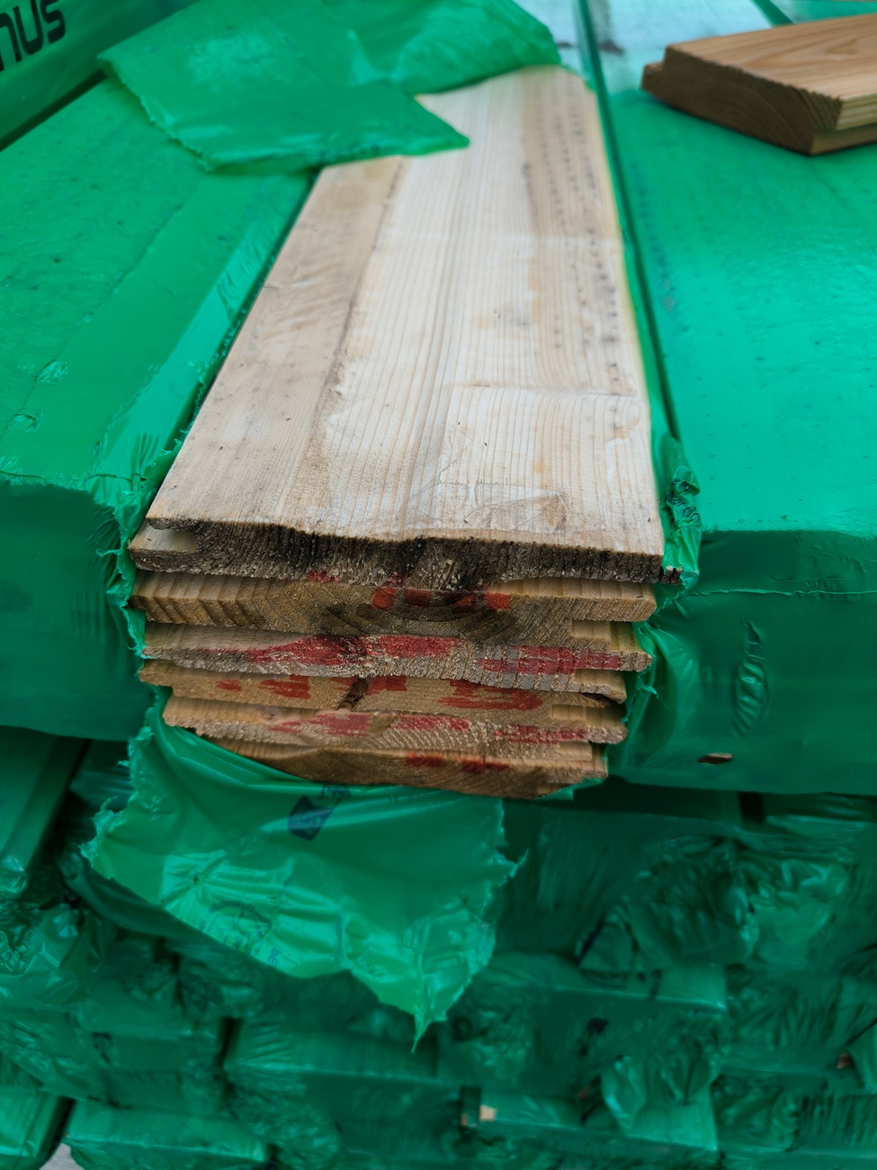 42 m² Fichte Profilbretter mit Stüplschalung 18,5x146 mm